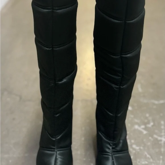 Jeffrey Campbell Squall Dark Green Winter Boots
Size 8 - Picture 2 of 10